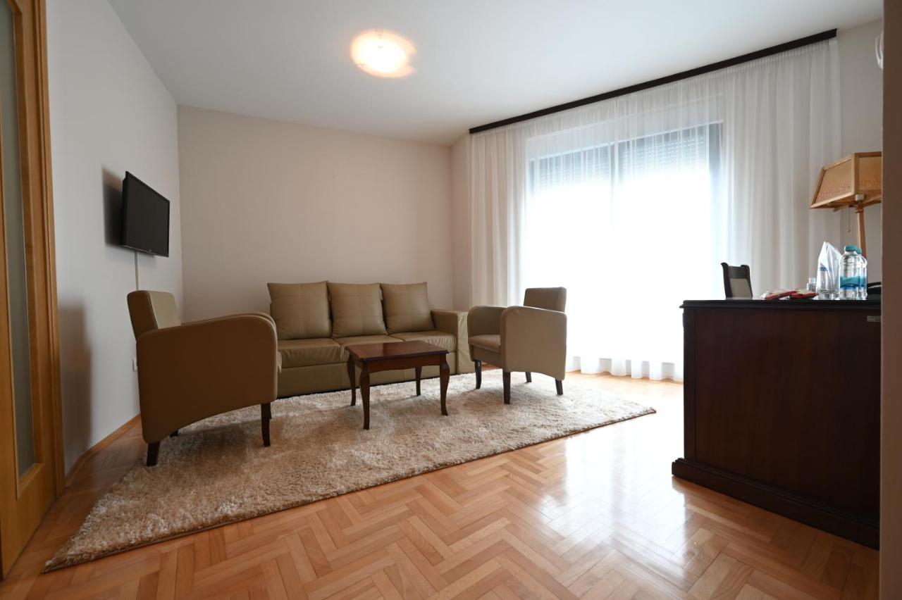 Hotel "Jkc Banja Luka" מראה חיצוני תמונה