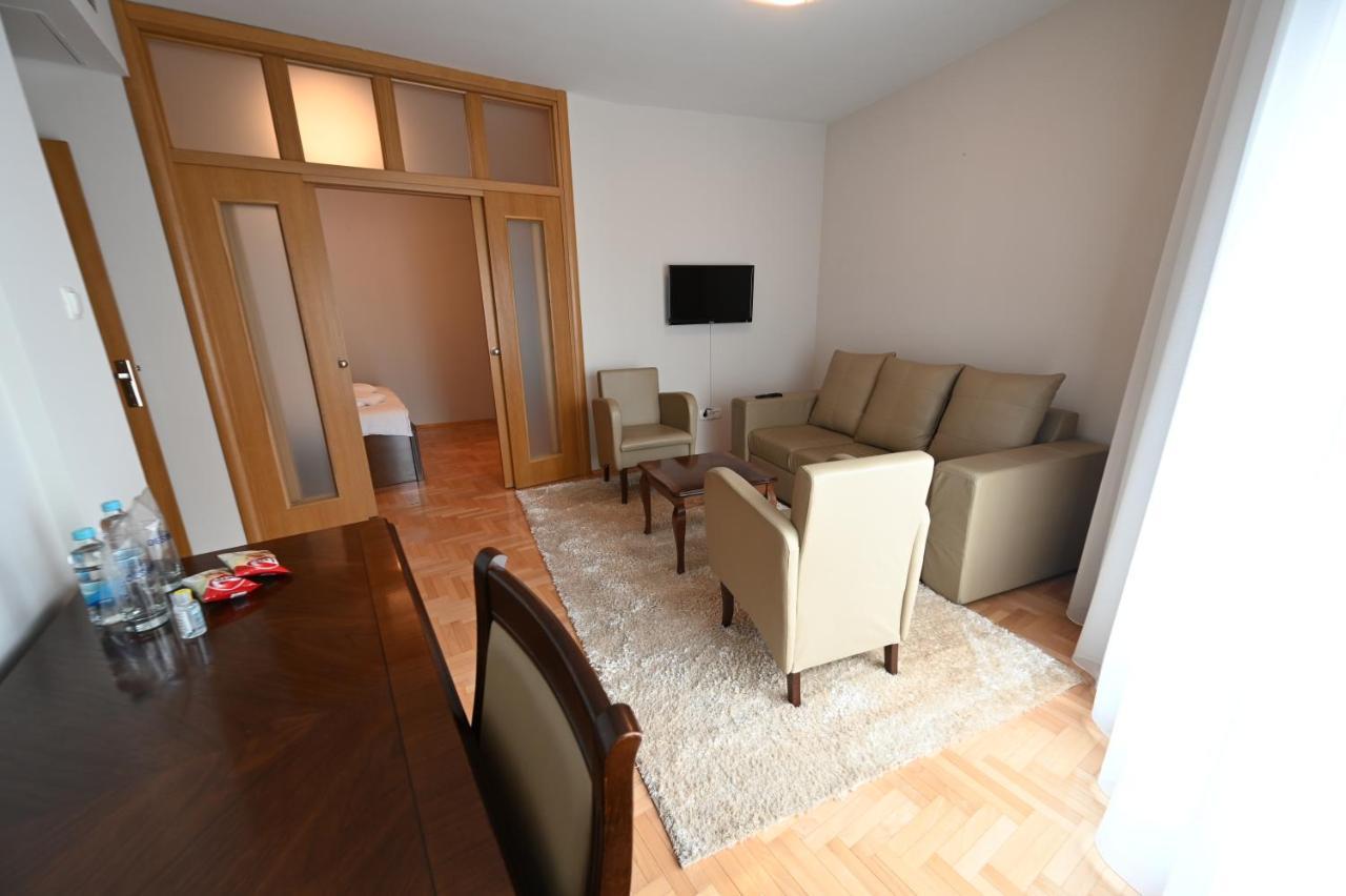Hotel "Jkc Banja Luka" מראה חיצוני תמונה
